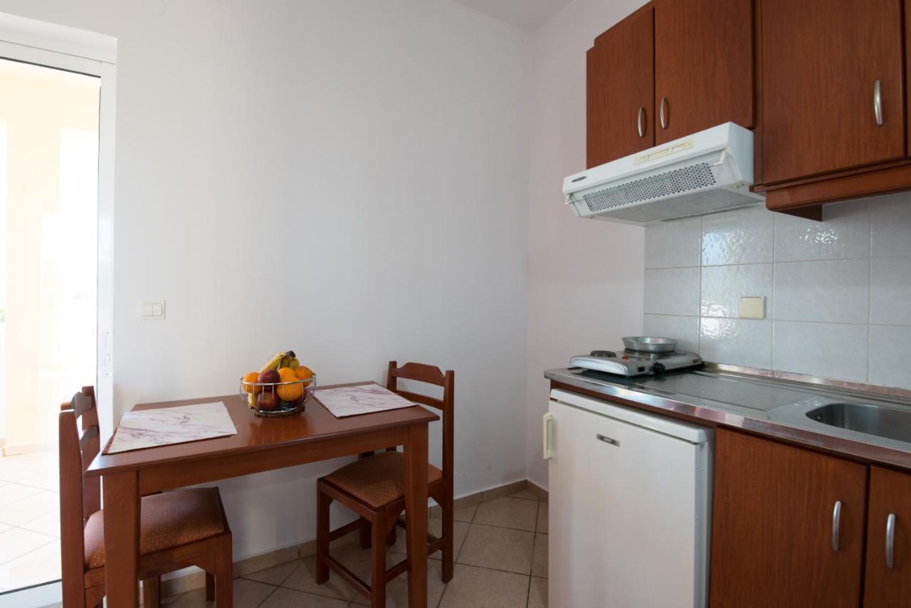 Marihelen Apartements Kamisianá